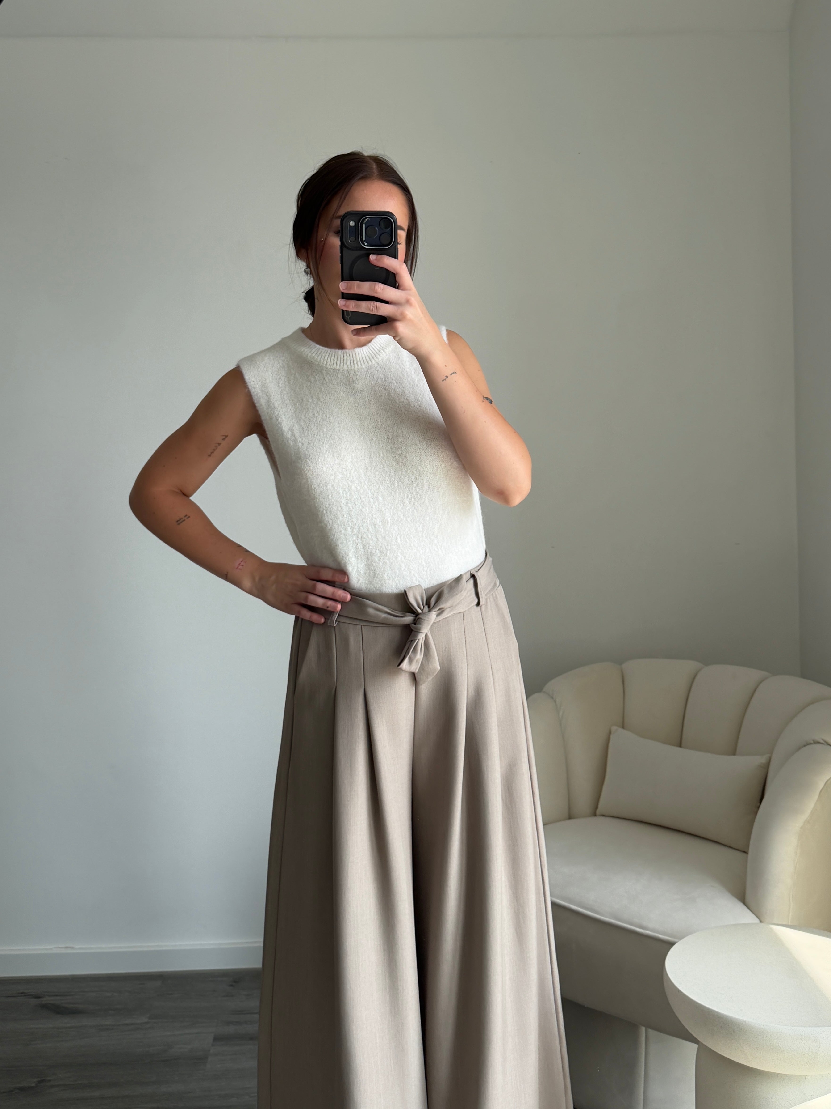 ALICE White Sweater