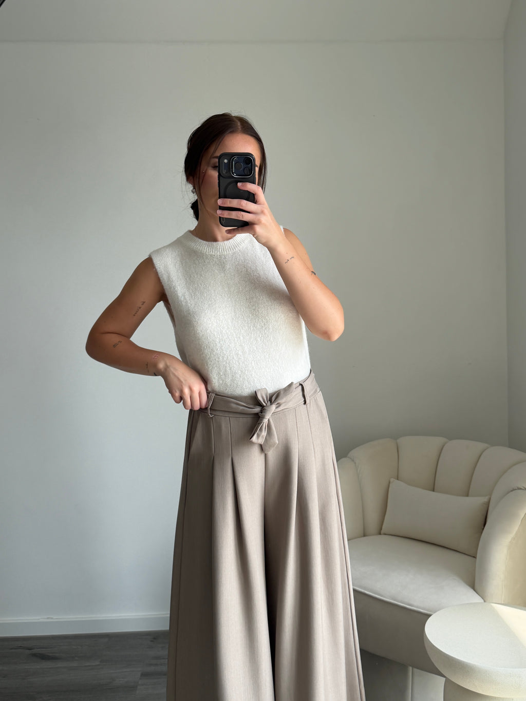 ALICE White Sweater