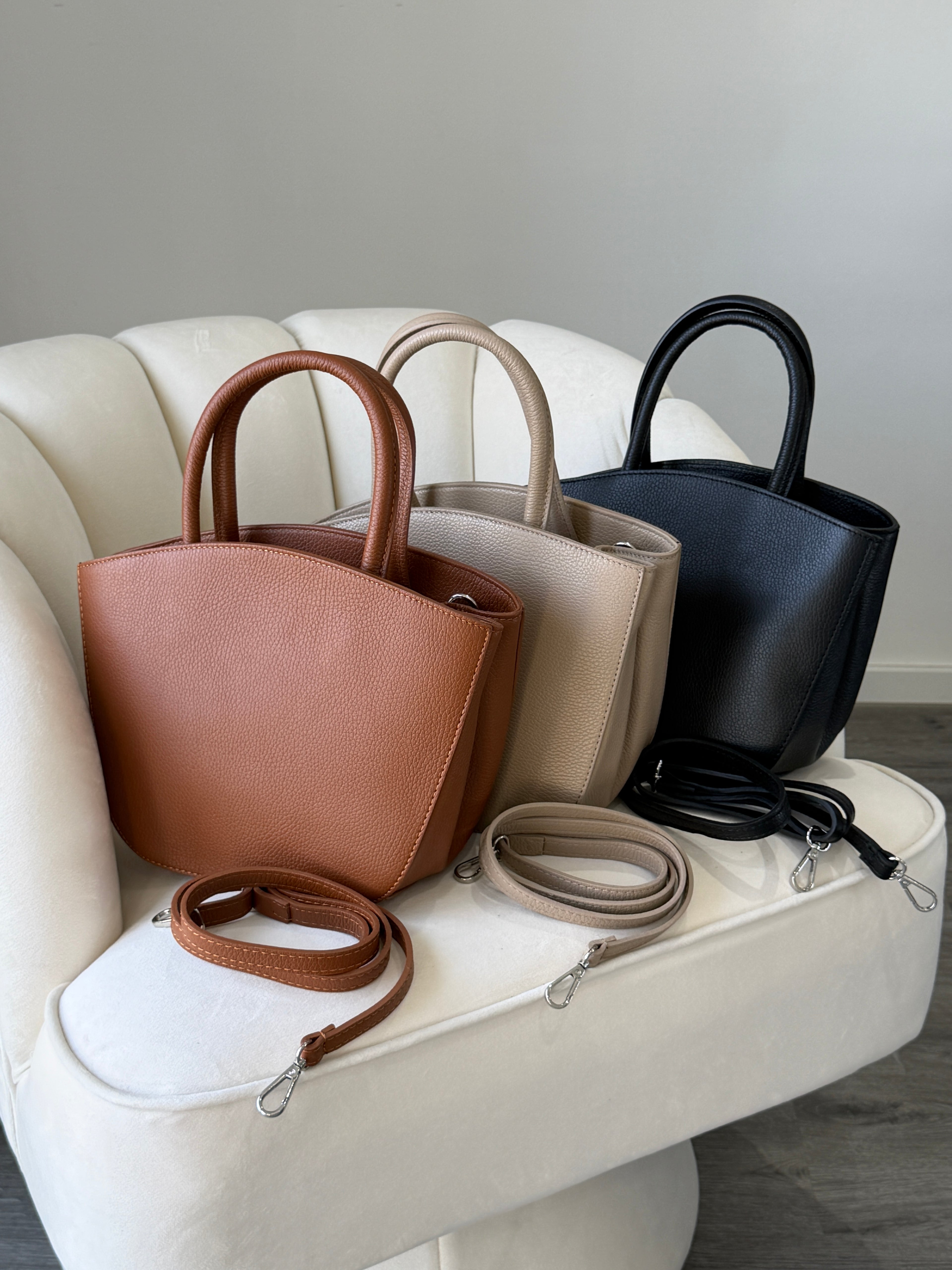 DIANA Cognac Leather Bag