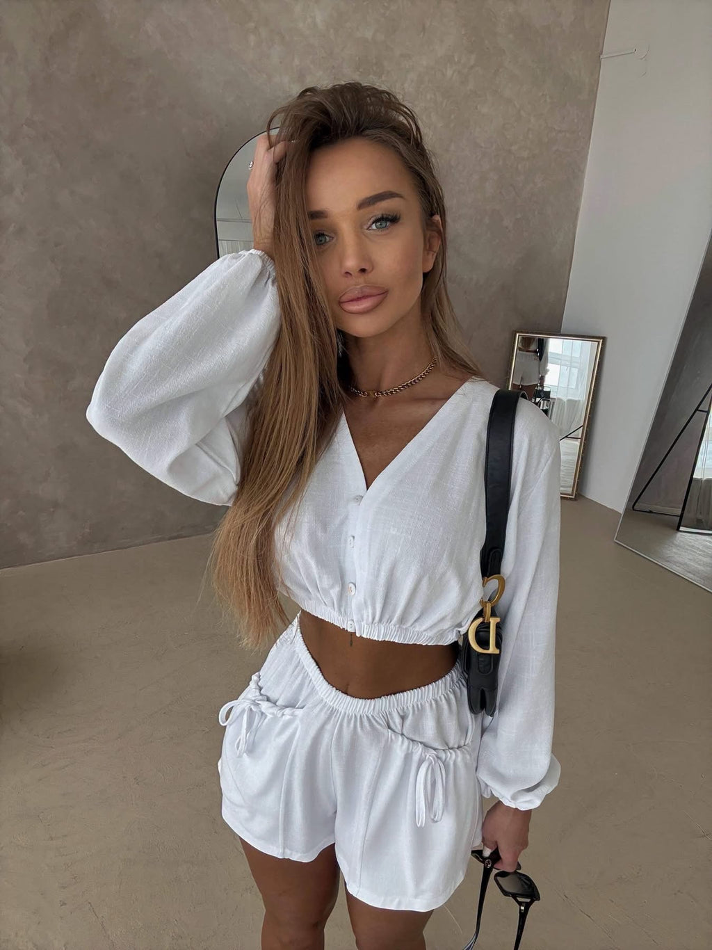 LIZBONA White Linen Set