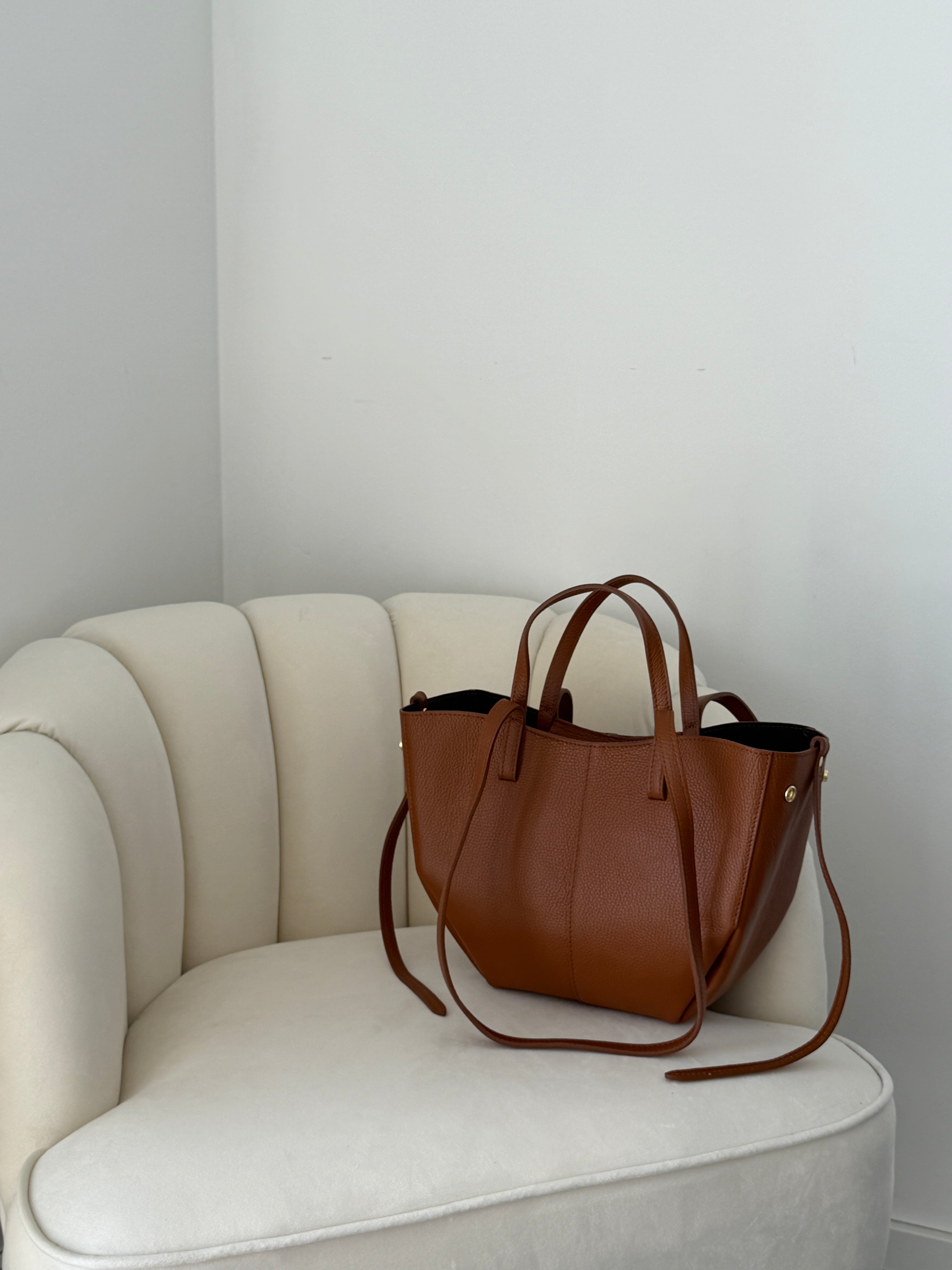 LAURA Cognac Leather Bag Shopper Medium