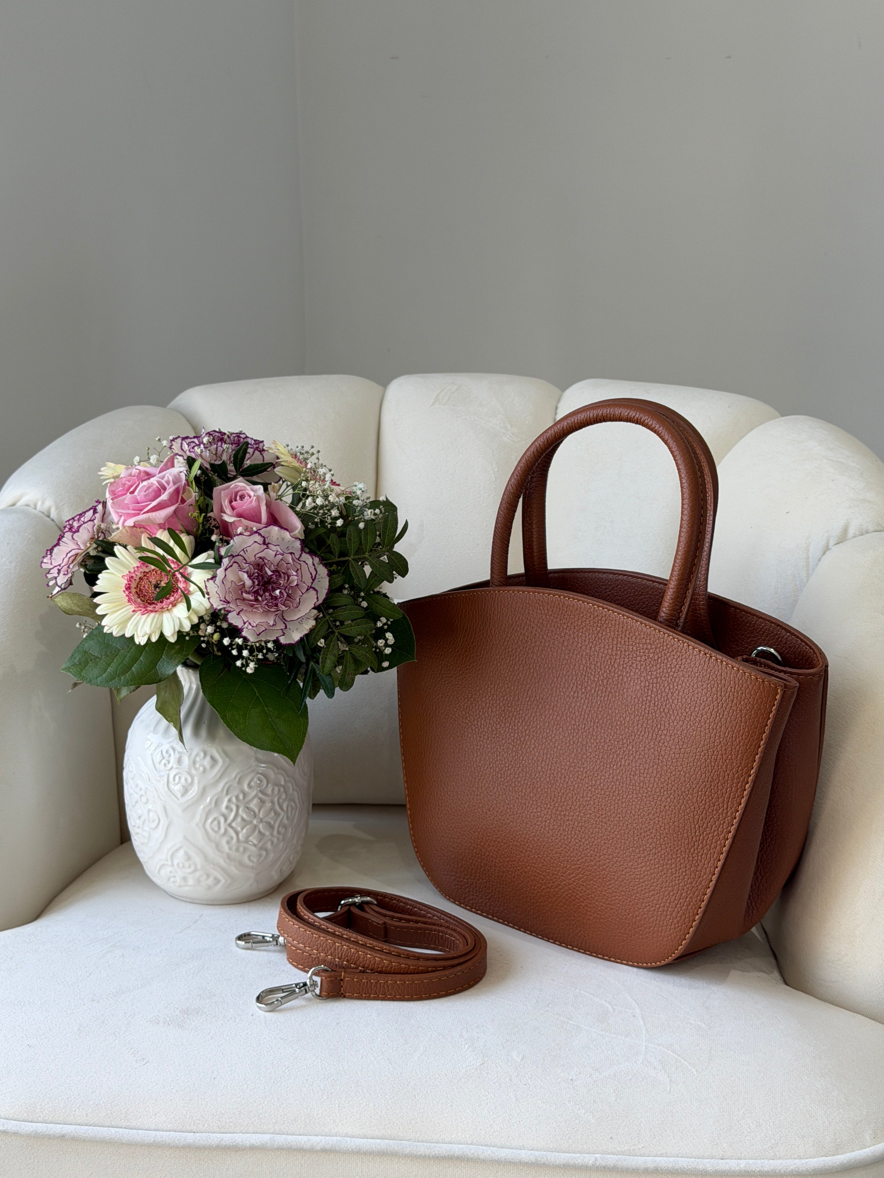 DIANA Cognac Leather Bag