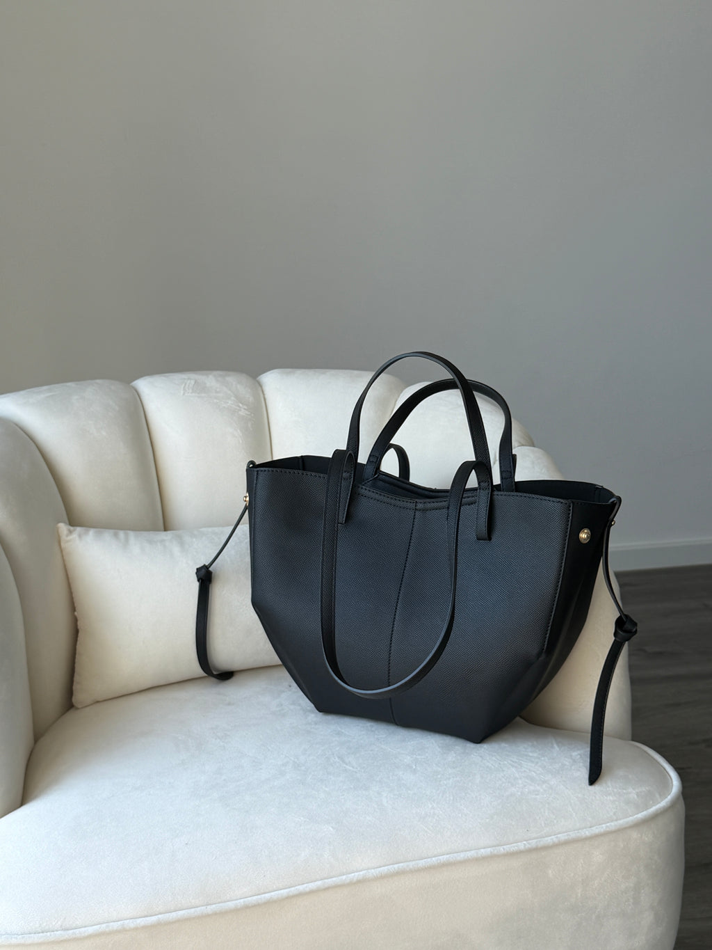 LAURA Black Vegan Leather Bag Shopper Medium