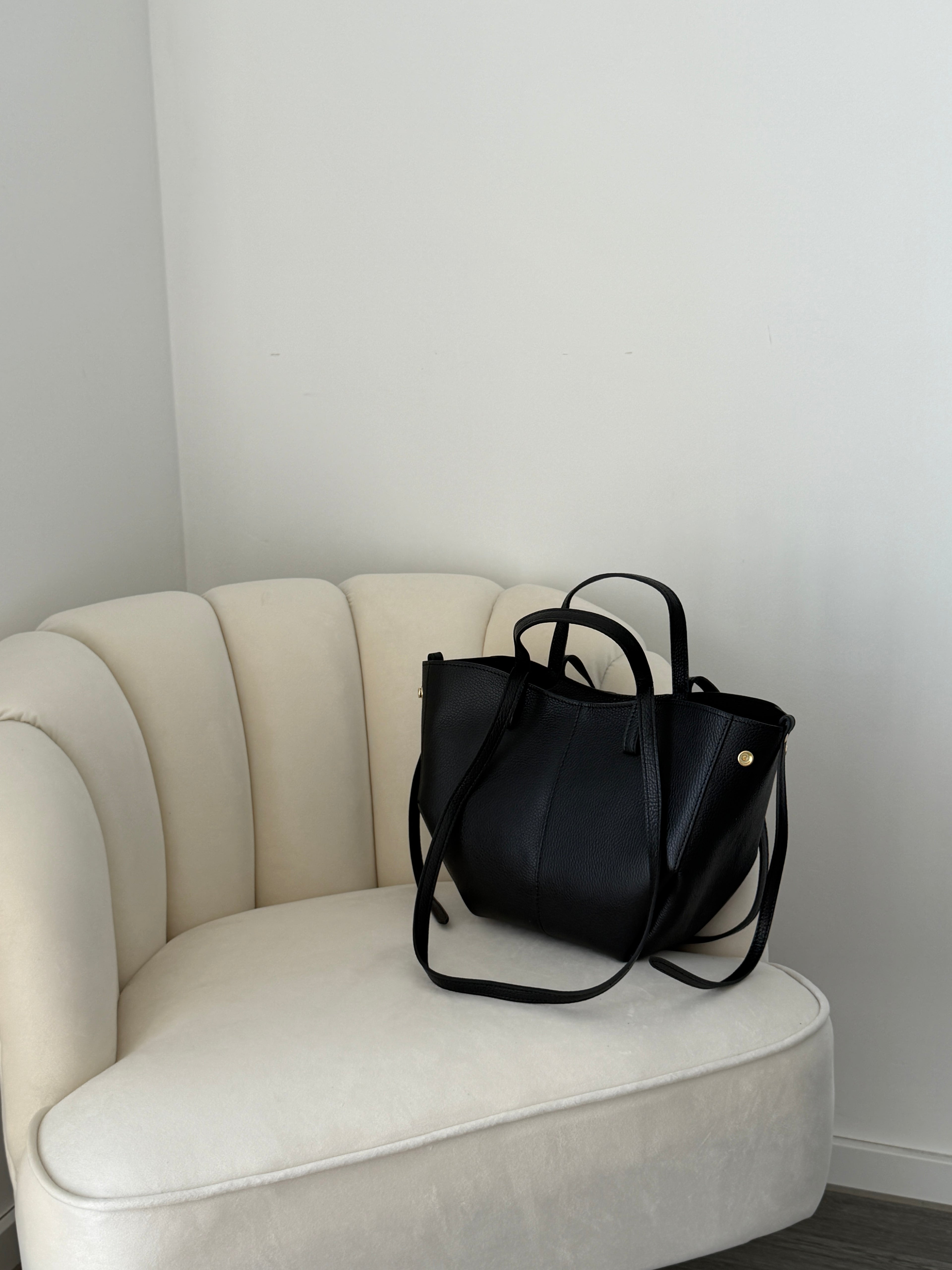 LAURA Black Leather Bag Shopper Medium
