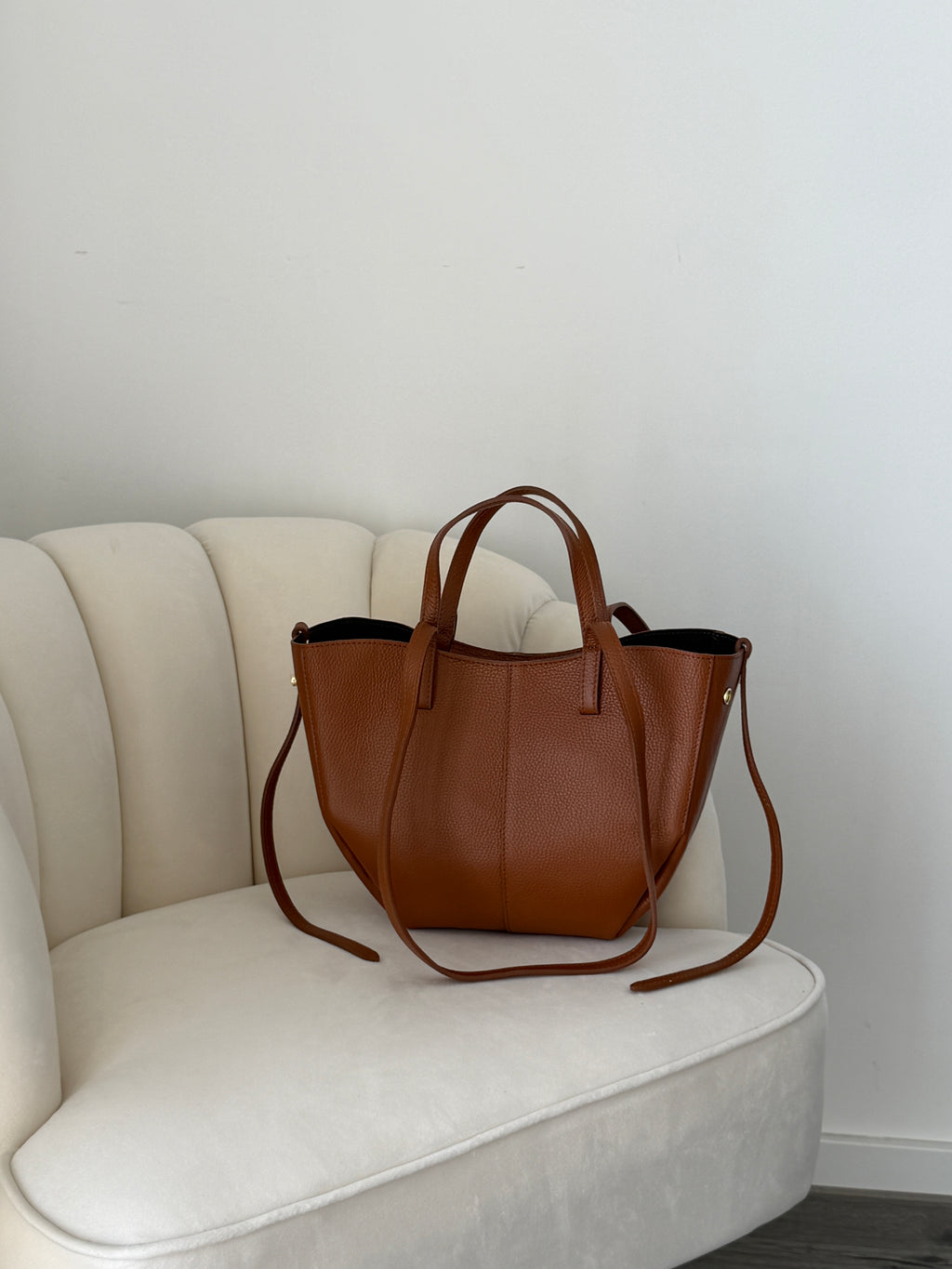 LAURA Cognac Leather Bag Shopper Medium